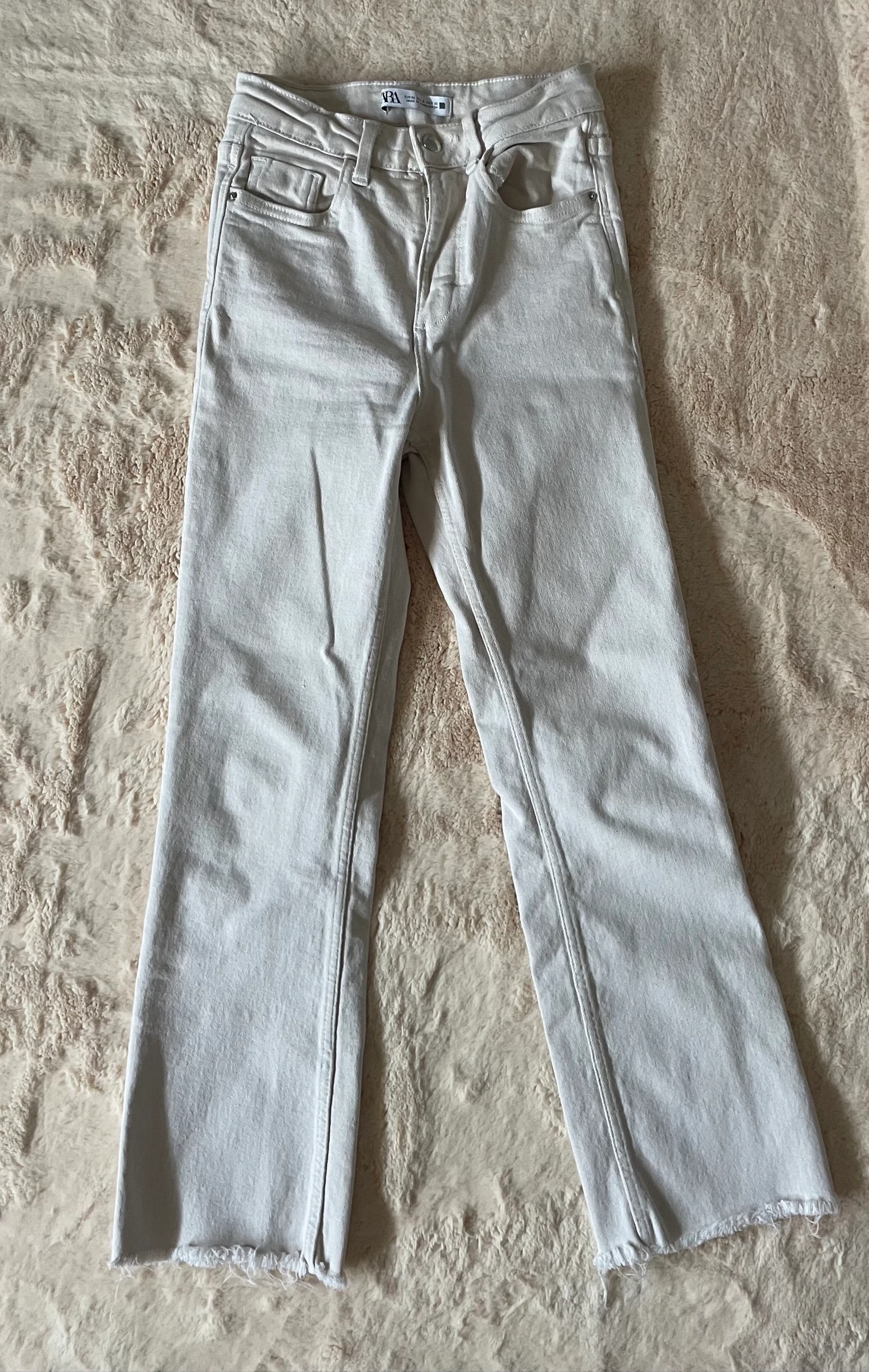 Jeans flare Zara bege baixo desfiados – photo 2